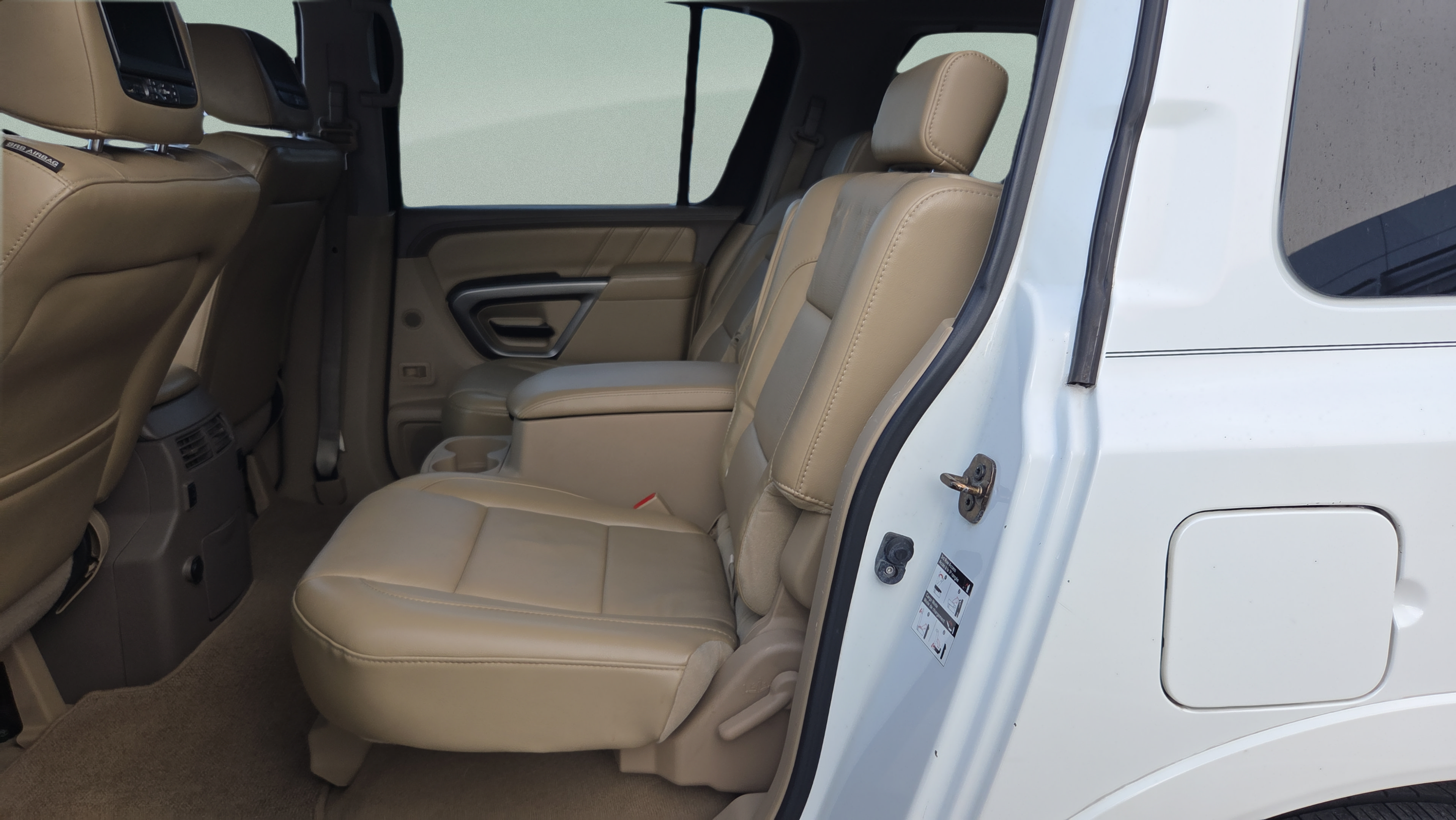 Used 2015 Nissan Armada Platinum w/ 2nd Row Captain Seat Package RWD image 10