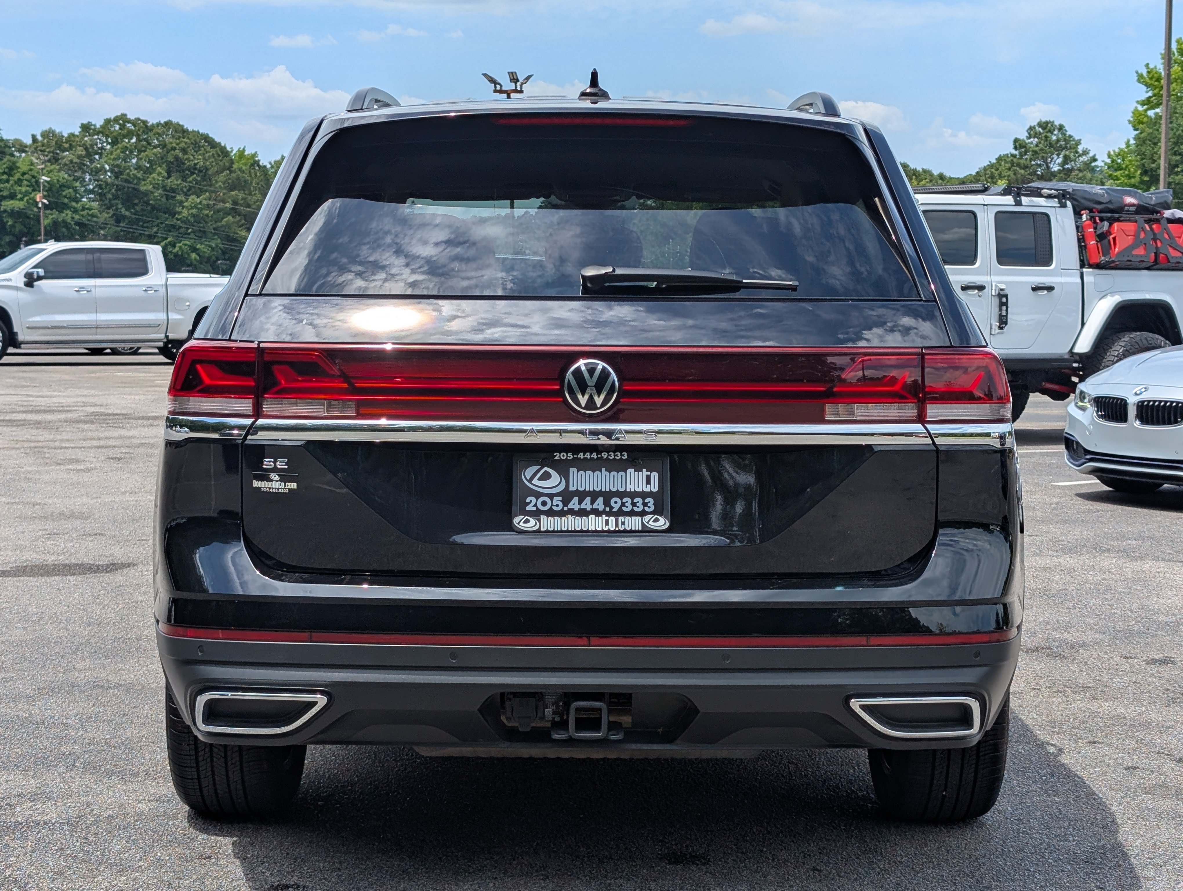 Used 2025 Volkswagen Atlas SE FWD image 8