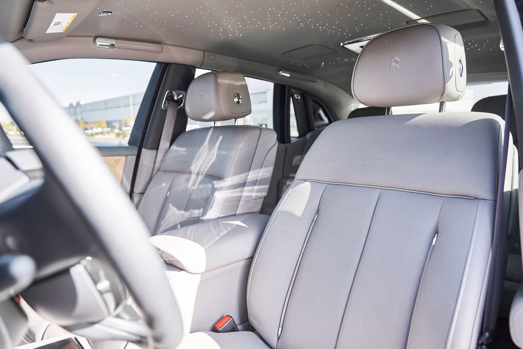 Used 2025 Rolls-Royce Phantom Sedan RWD image 53