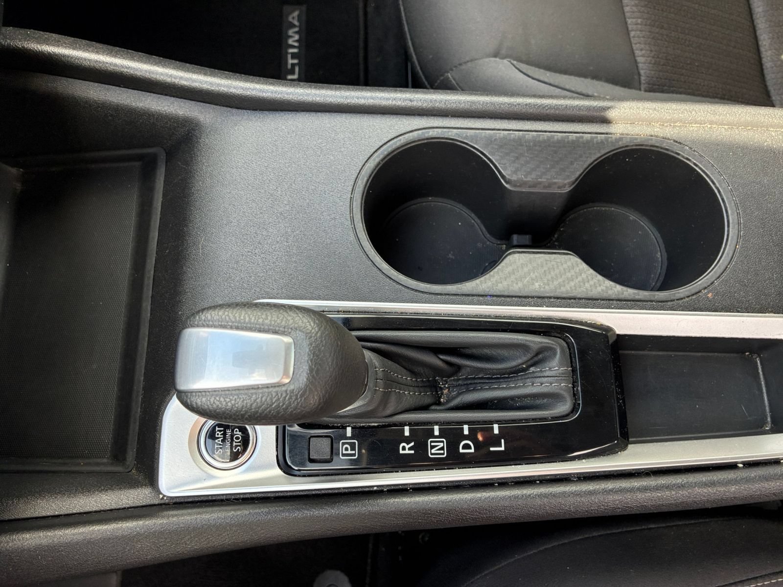 Used 2025 Nissan Altima 2.5 SV FWD image 40