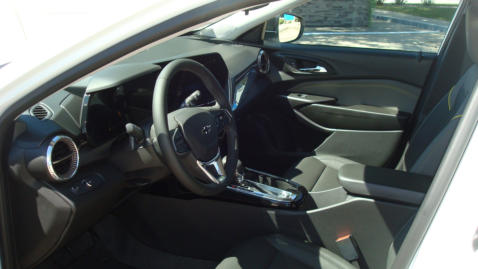 New 2025 Chevrolet Trax ACTIV w/ Sunroof Package image 8