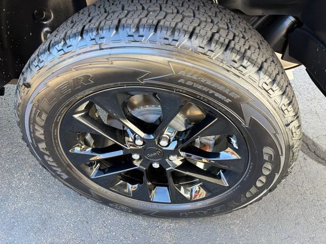 Used 2022 Jeep Wrangler Unlimited Sahara AWD/4WD image 12
