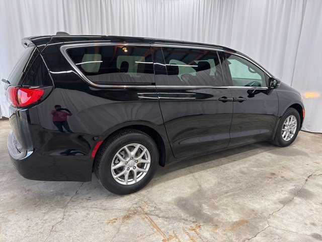 New 2026 Chrysler Voyager LX image 6