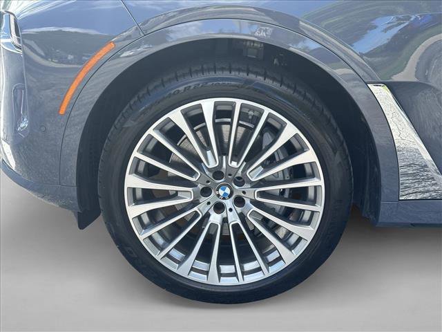 Used 2025 BMW X7 xDrive40i w/ Premium Package AWD/4WD image 30