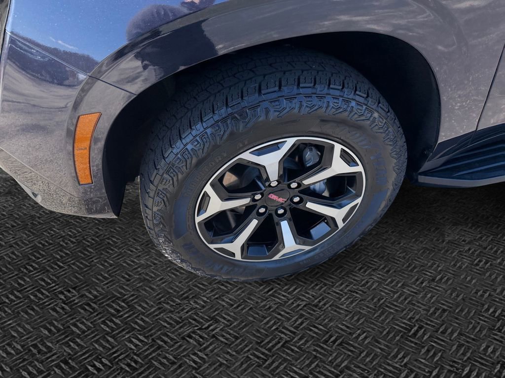 Certified 2025 GMC Yukon XL AT4 AWD/4WD image 11