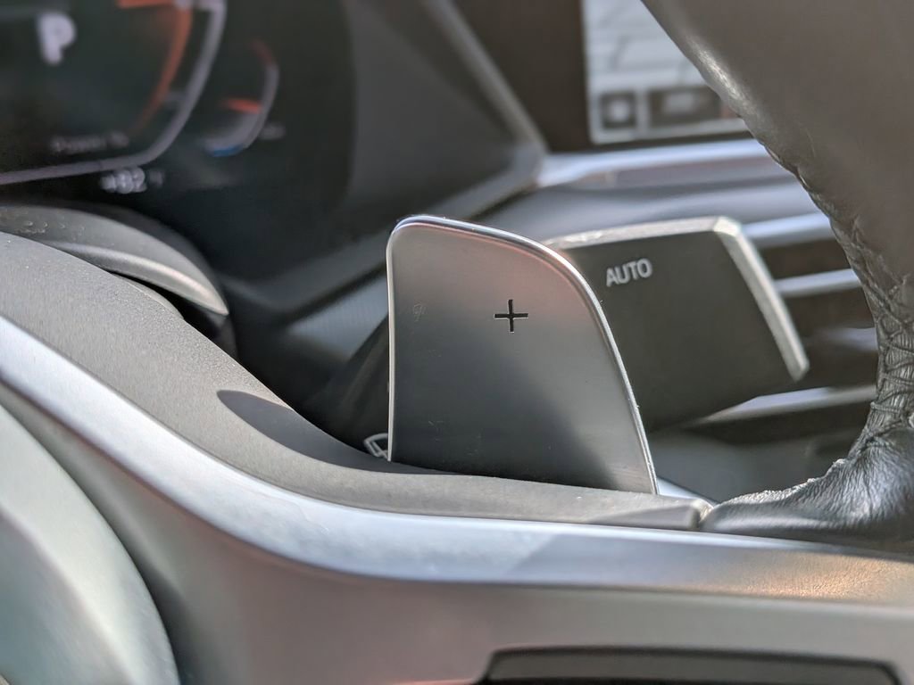 Used 2023 BMW X6 xDrive40i w/ M Sport Package image 27