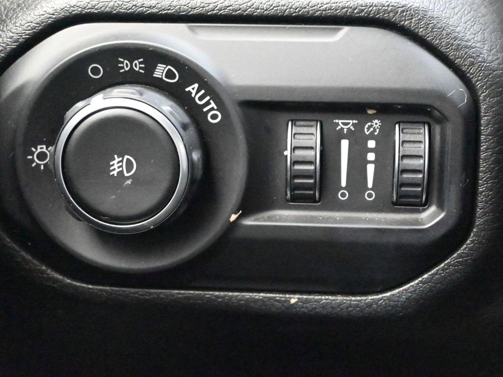 Used 2021 Jeep Wrangler Unlimited Sahara image 23