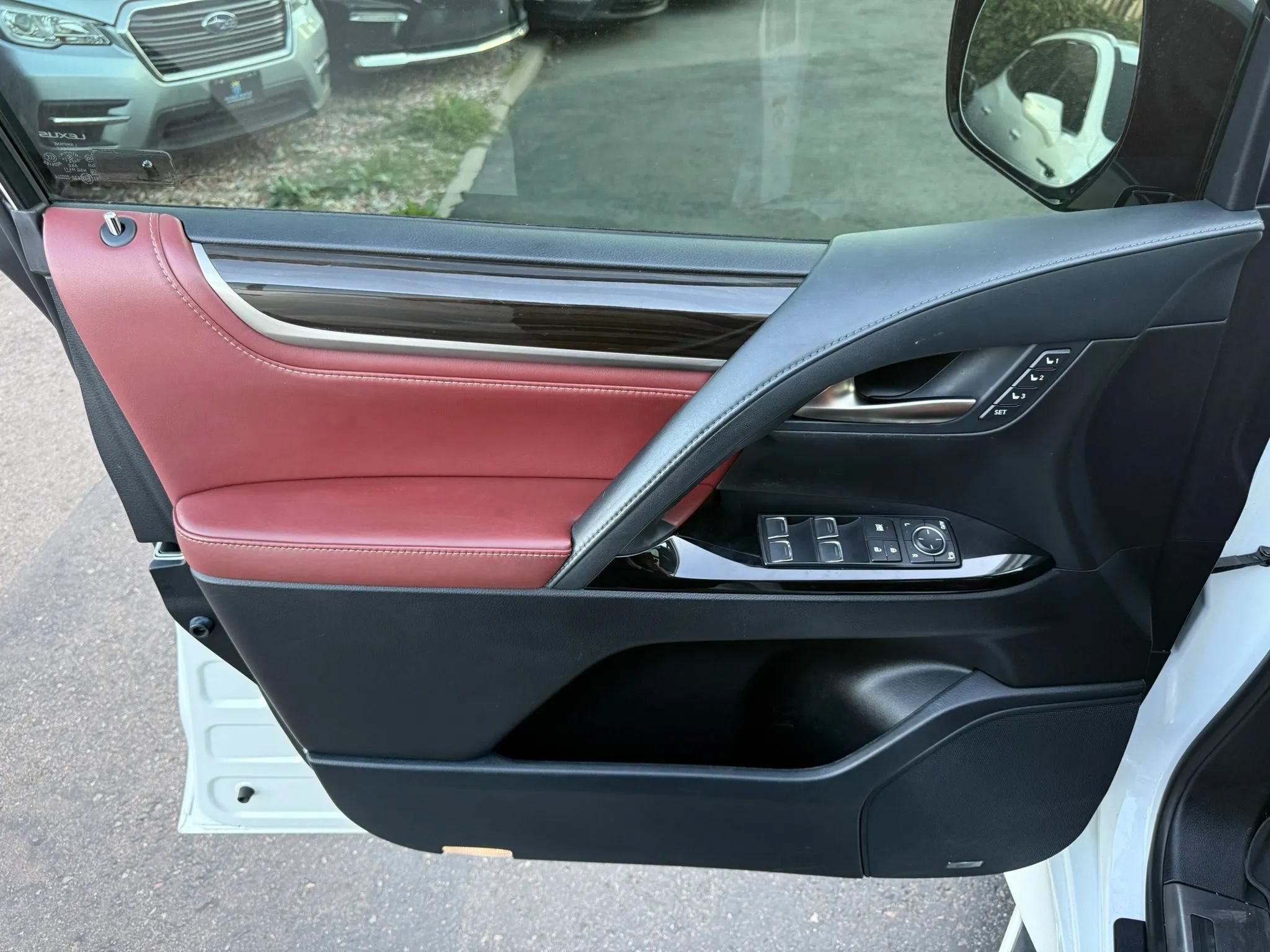 Used 2017 Lexus LX 570 4WD image 42