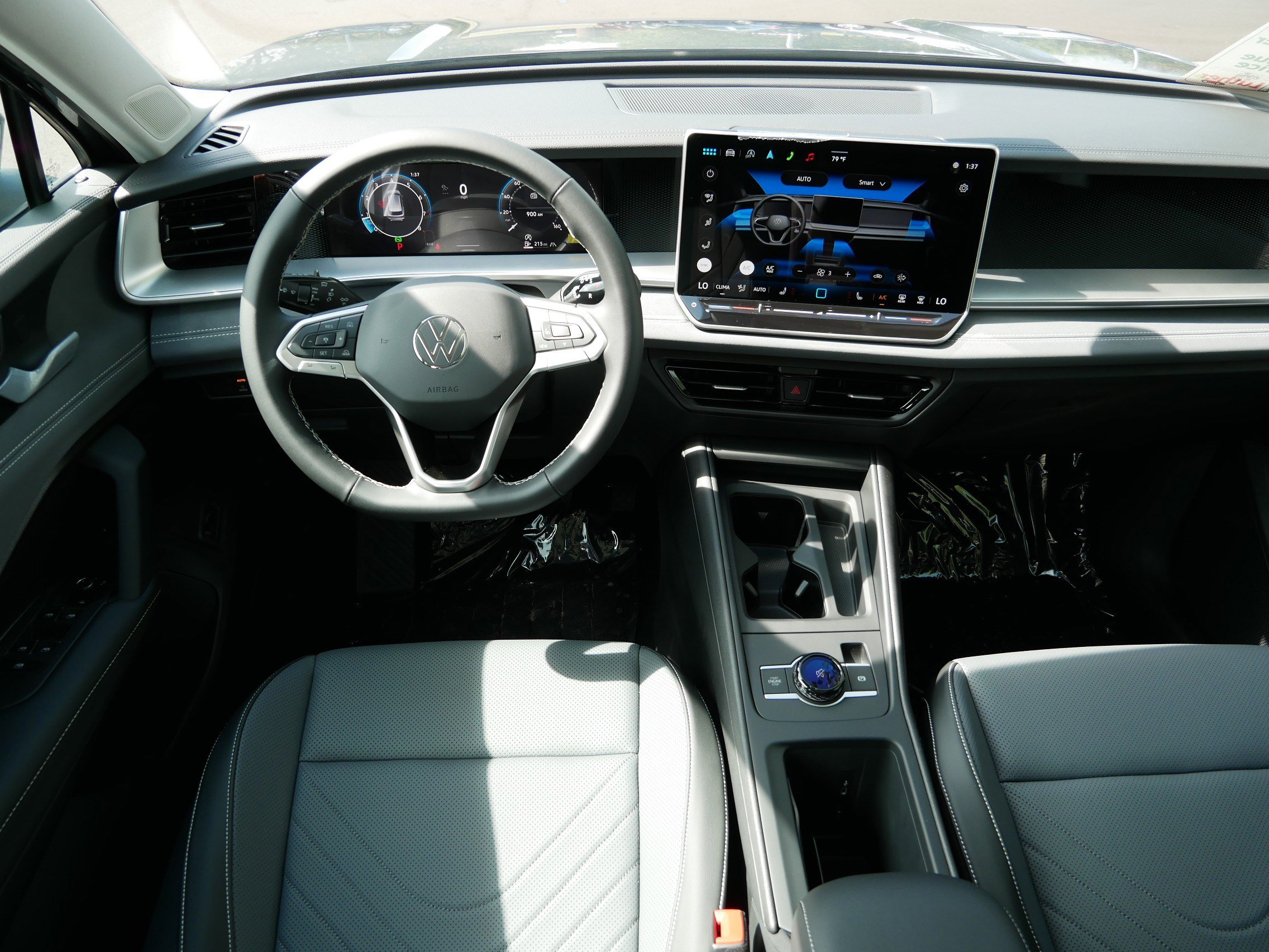 New 2025 Volkswagen Tiguan SE image 9