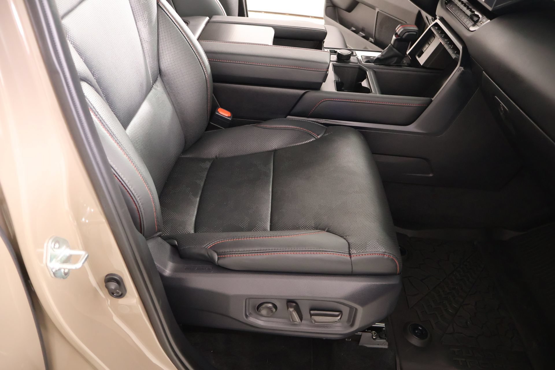 Used 2025 Toyota Tundra TRD Pro AWD/4WD image 14