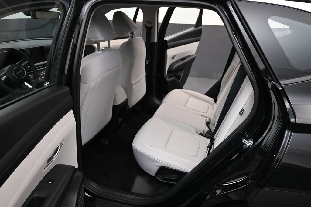 Used 2026 Hyundai Tucson SE FWD image 11