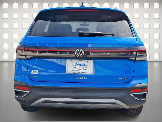 Used 2025 Volkswagen Taos SE w/ Panoramic Sunroof Package AWD/4WD image 5