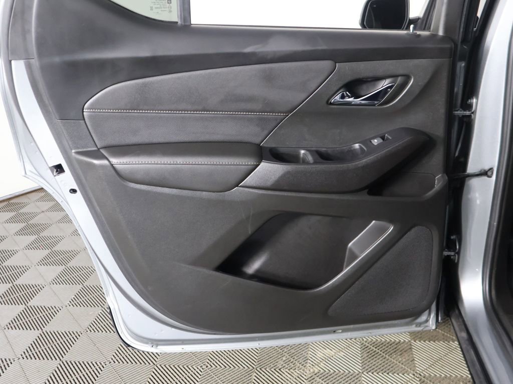 Used 2023 Chevrolet Traverse Premier w/ Redline Edition AWD/4WD image 28