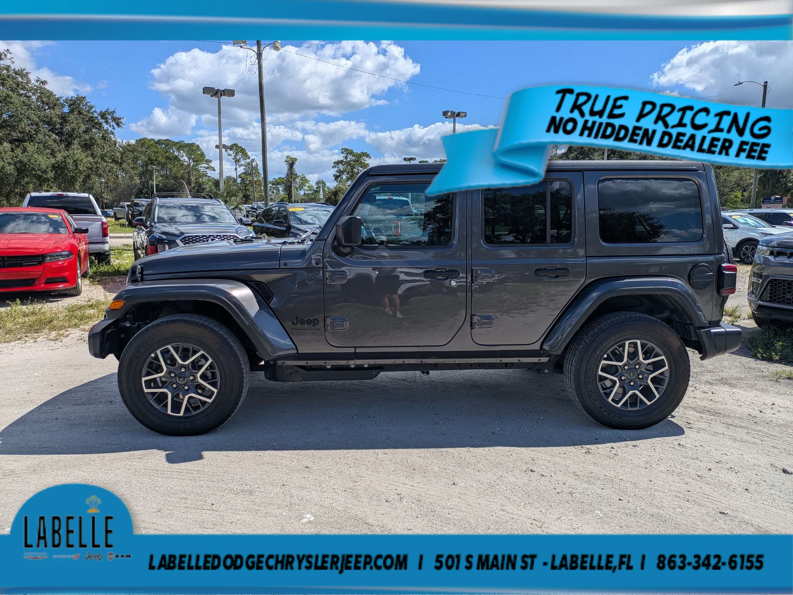 Used 2026 Jeep Wrangler Unlimited Sahara AWD/4WD image 7