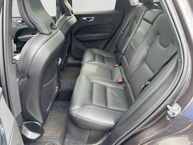 Used 2022 Volvo XC60 B5 Inscription w/ Advanced Package AWD/4WD image 14