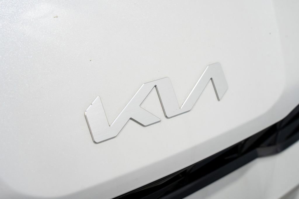 New 2025 Kia K5 LXS image 3
