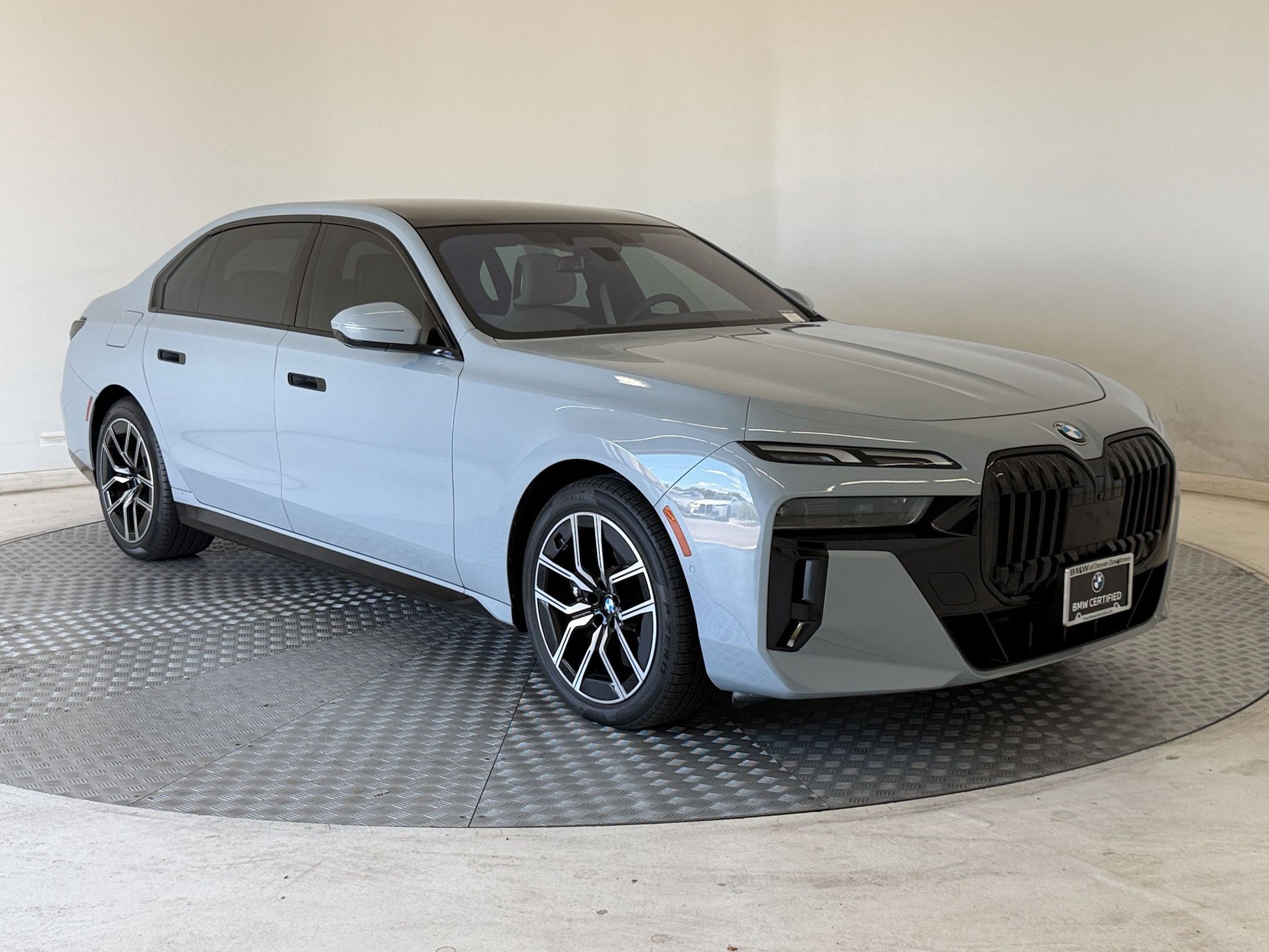 Certified 2023 BMW 760i xDrive AWD/4WD image 7
