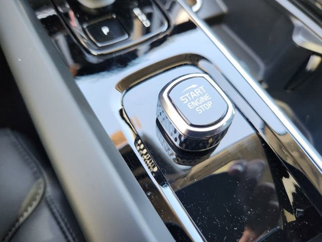 New 2025 Volvo XC60 B5 Core w/ Climate Package image 22