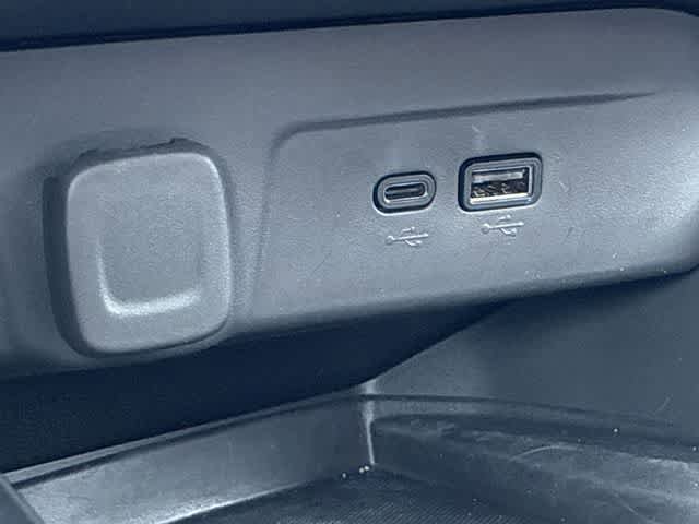 Used 2026 Chevrolet Trax RS w/ Sunroof Package FWD image 34