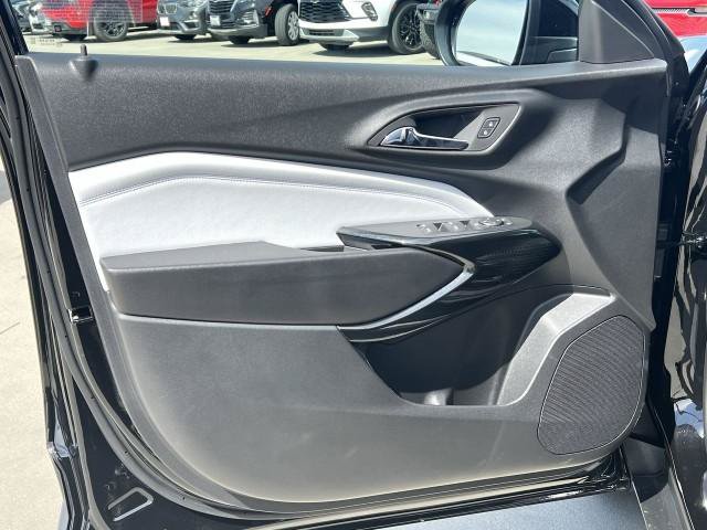 New 2026 Chevrolet Trax LT w/ LT Convenience Package FWD image 21