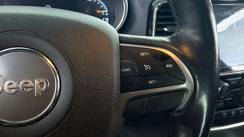 Used 2019 Jeep Grand Cherokee Altitude AWD/4WD image 21