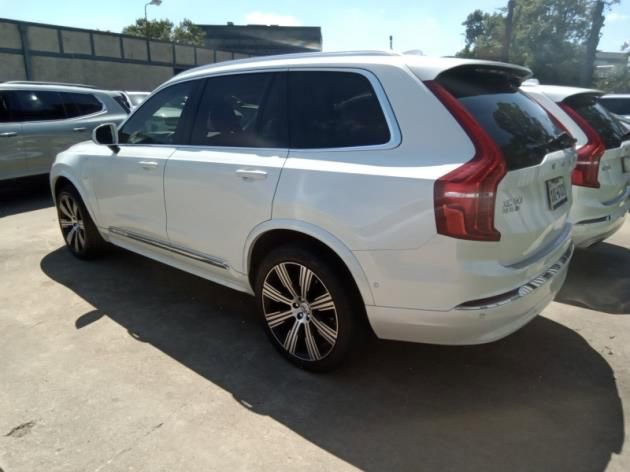 Used 2023 Volvo XC90 T8 Plus w/ Protection Package Premier image 2