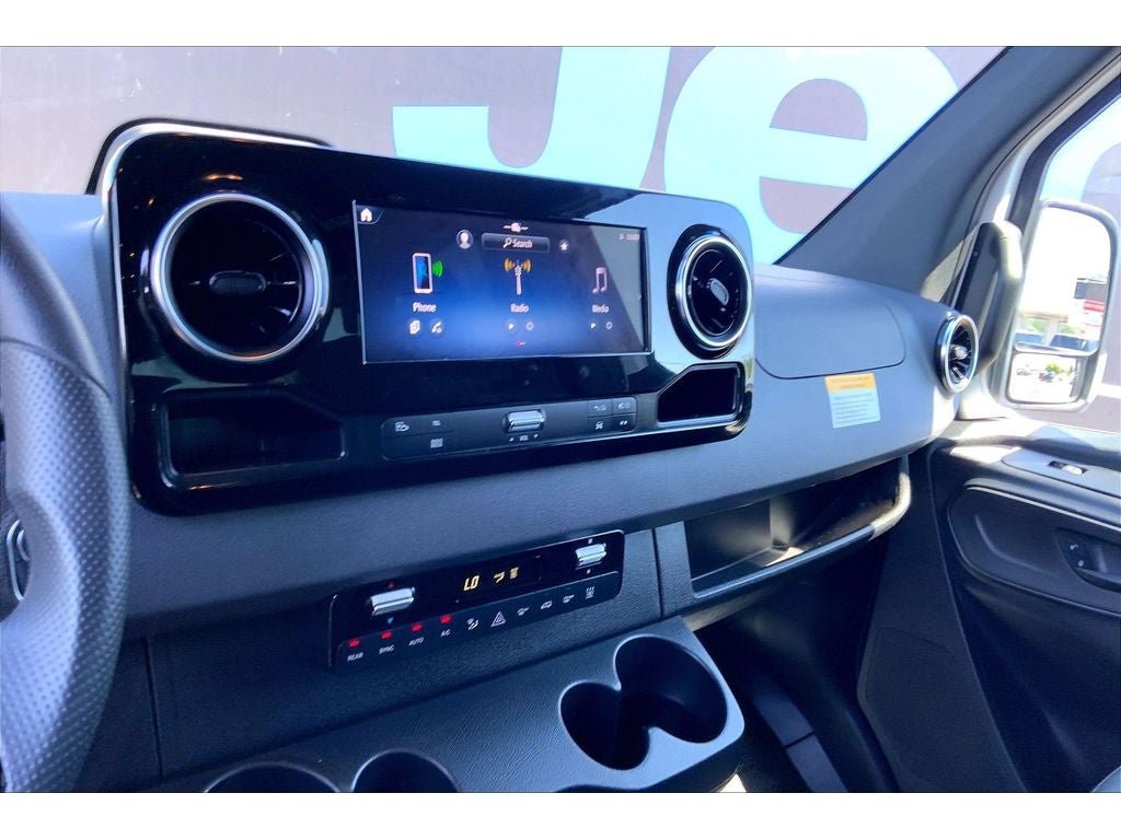 Used 2026 Mercedes-Benz Sprinter 2500 image 7