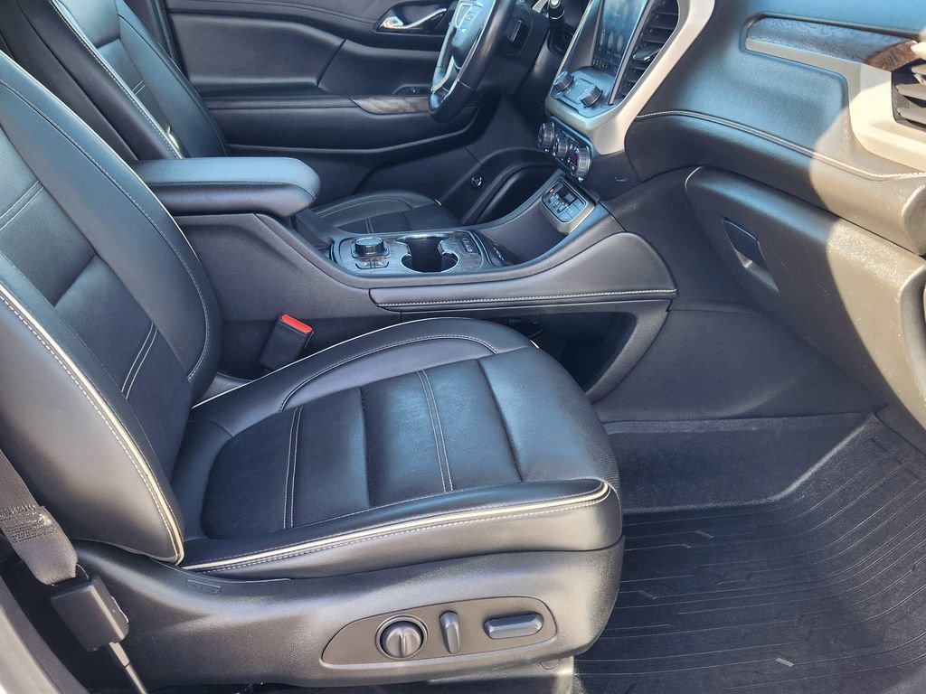 Certified 2022 GMC Acadia Denali w/ Denali Ultimate Package image 17