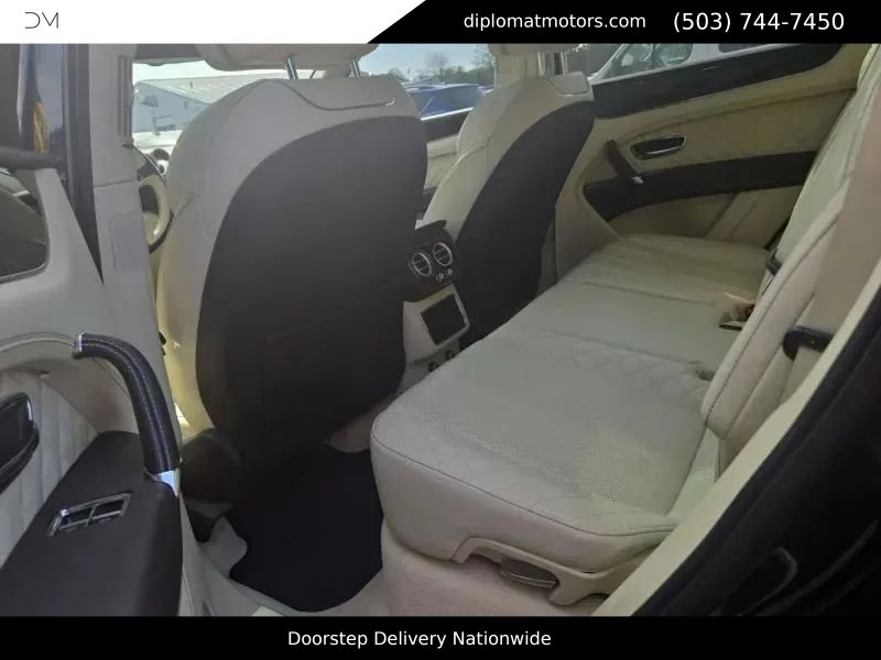 Used 2017 Bentley Bentayga AWD/4WD image 9