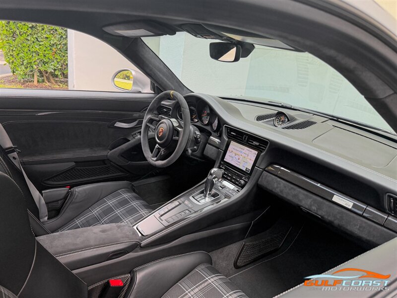 Used 2019 Porsche 911 GT3 RS w/ Weissach Package RWD image 28