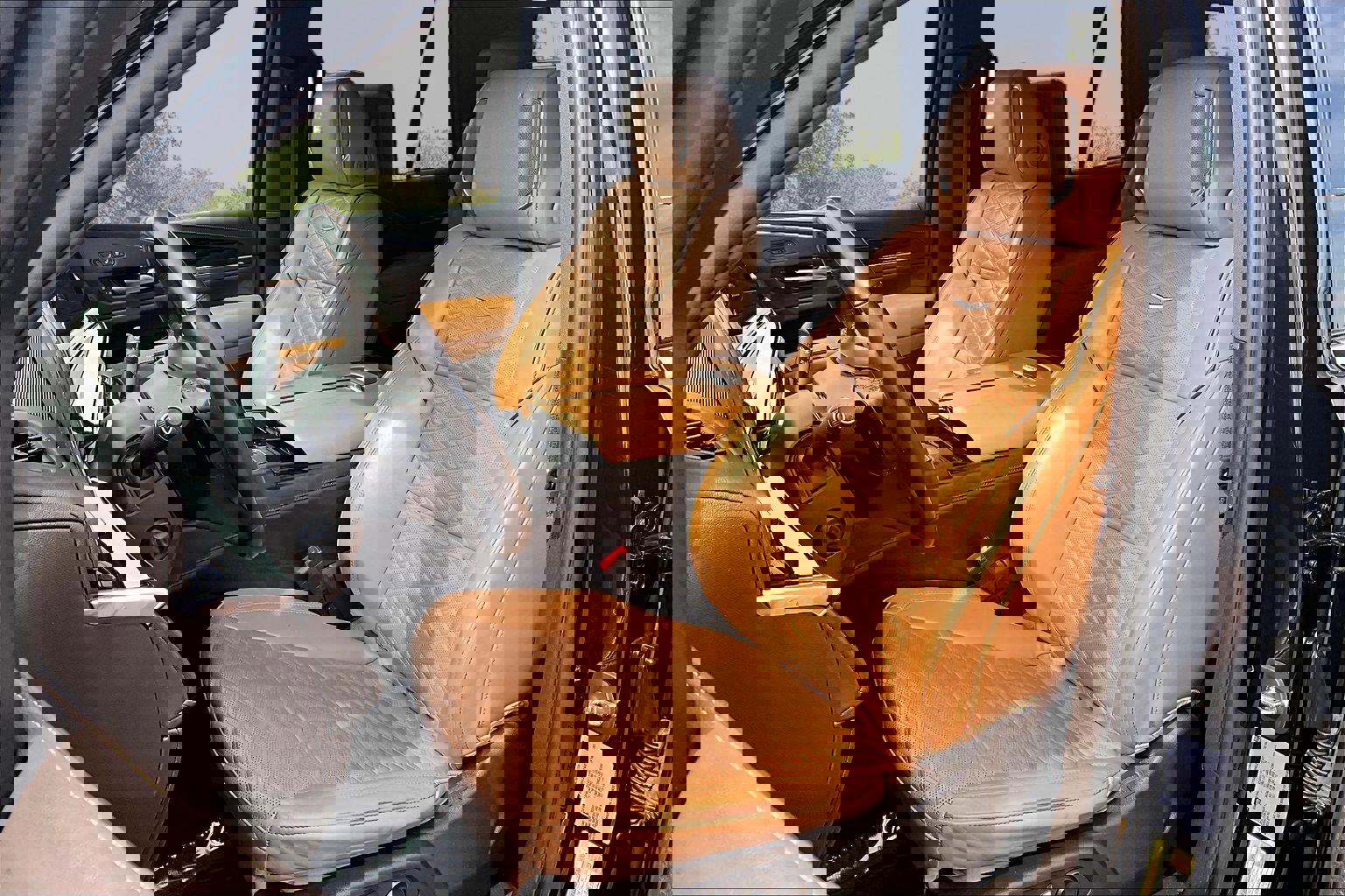 Used 2023 Cadillac Escalade Premium Luxury image 25