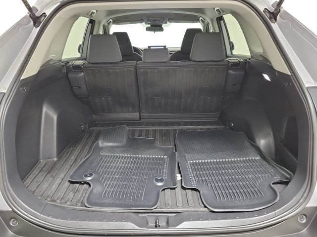 Used 2024 Toyota RAV4 LE AWD/4WD image 10