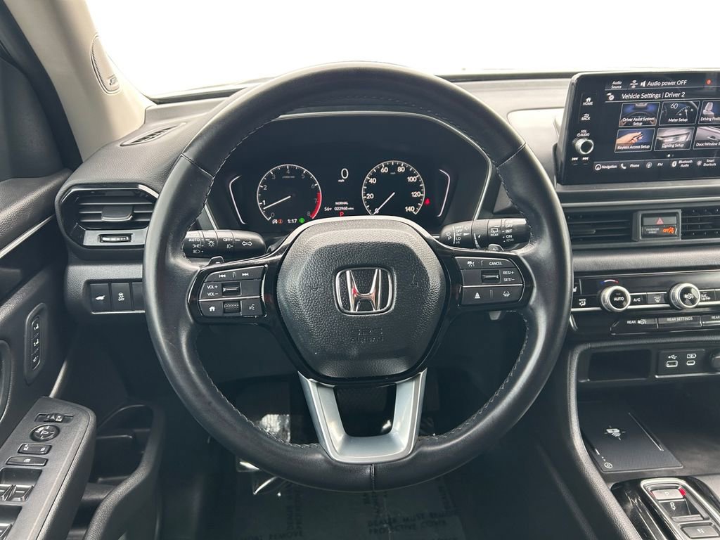 Used 2023 Honda Pilot Touring image 13