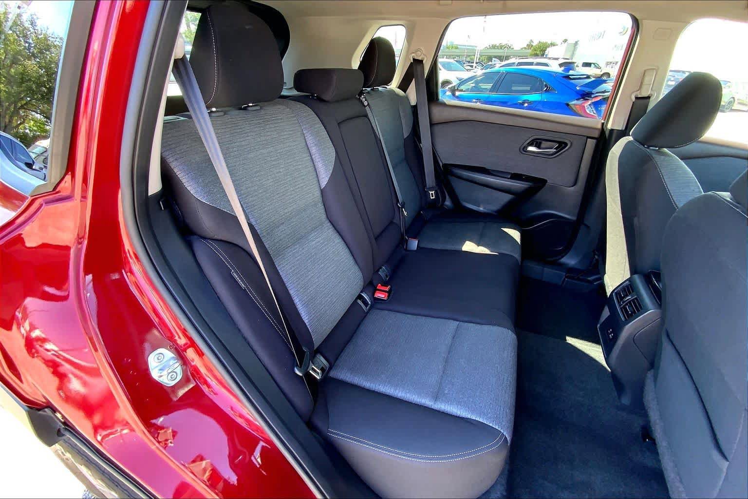 Used 2023 Nissan Rogue SV FWD image 20