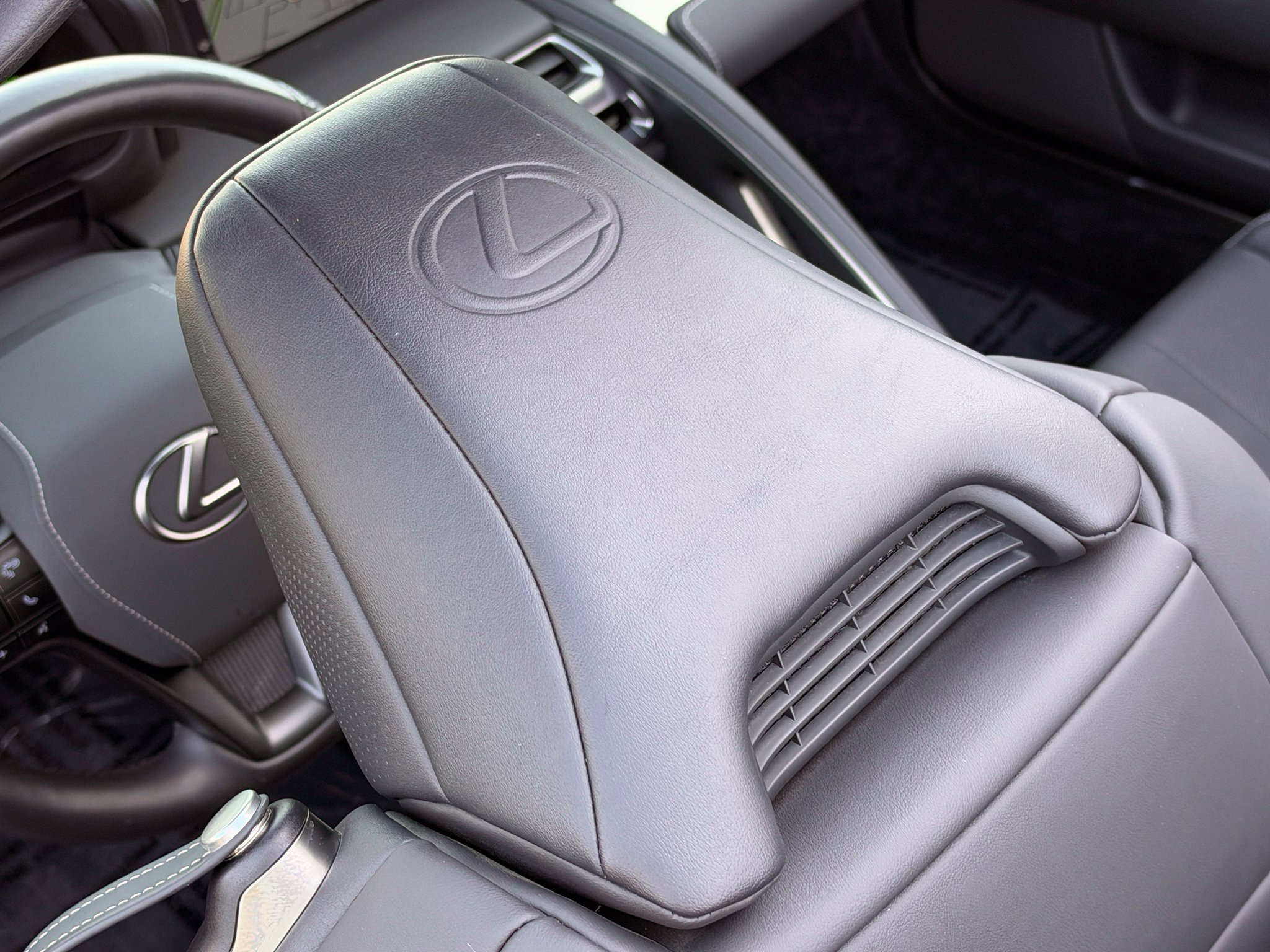 Used 2023 Lexus LC 500 Convertible w/ Touring Package RWD image 39