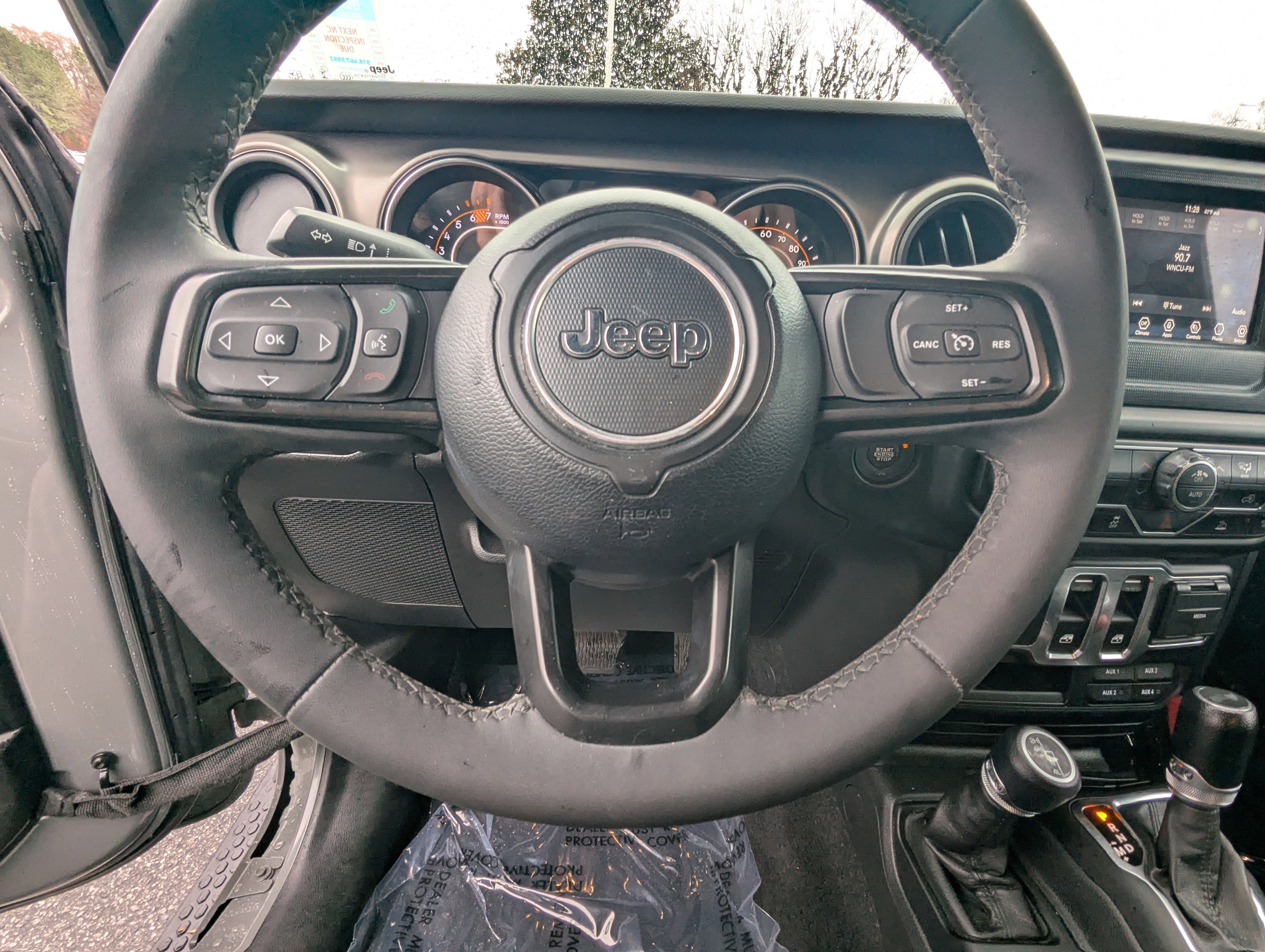 Used 2023 Jeep Wrangler Sport S image 17