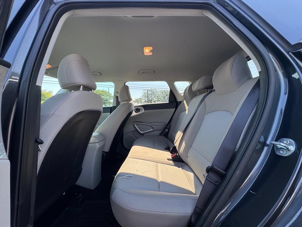 Certified 2025 Kia Soul LX FWD image 11
