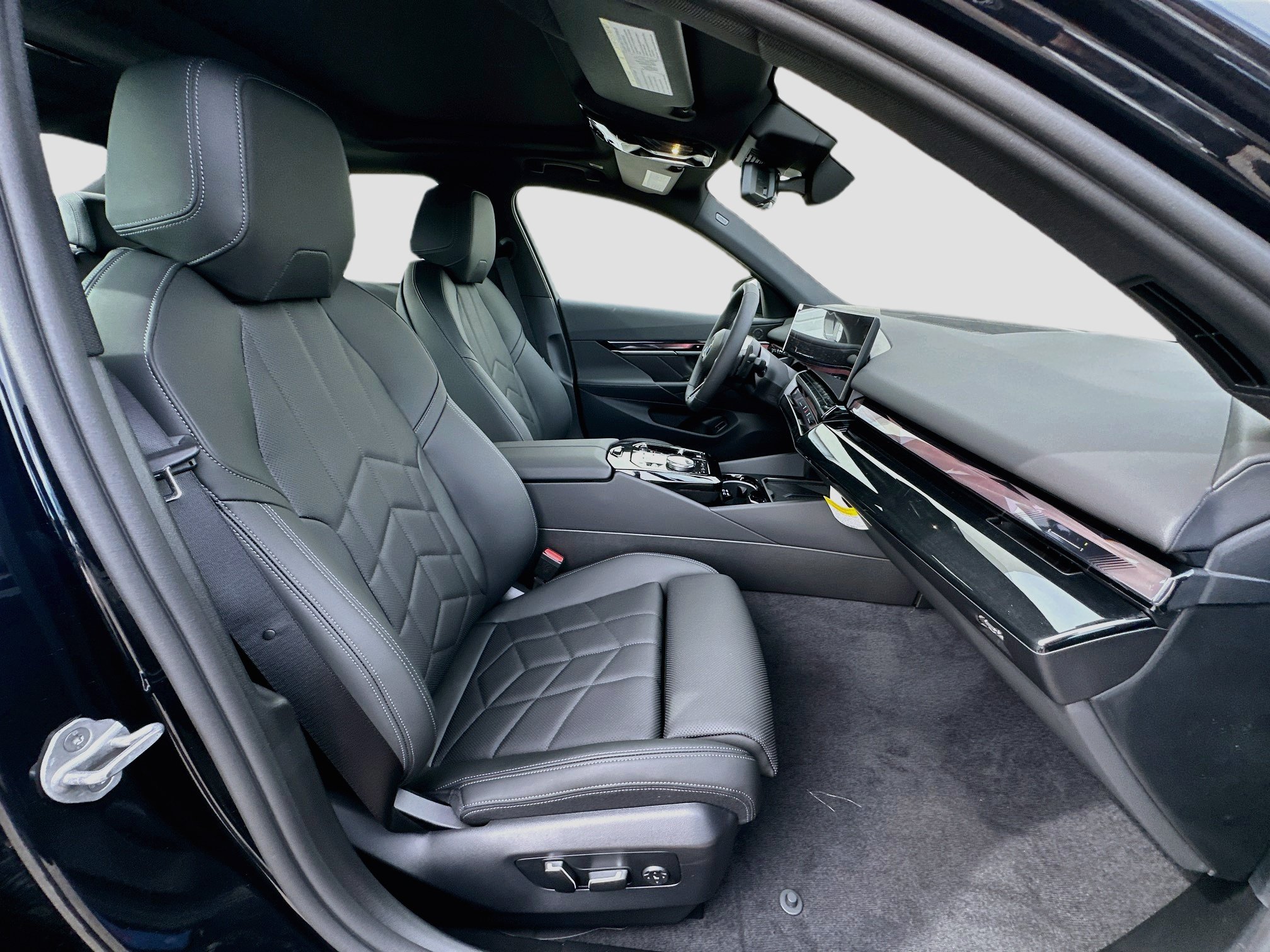 New 2027 BMW 530i w/ M Sport Package RWD image 24