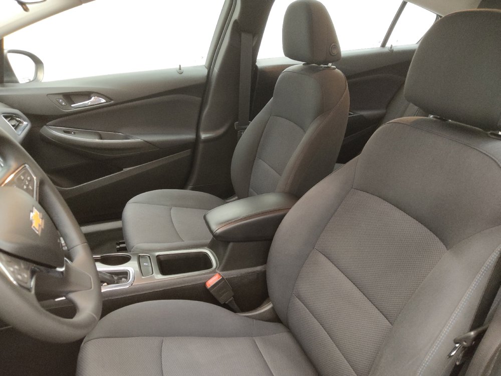 Used 2018 Chevrolet Cruze LT image 17