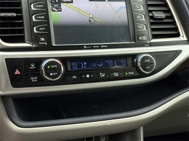 Used 2016 Toyota Highlander Limited Platinum image 22