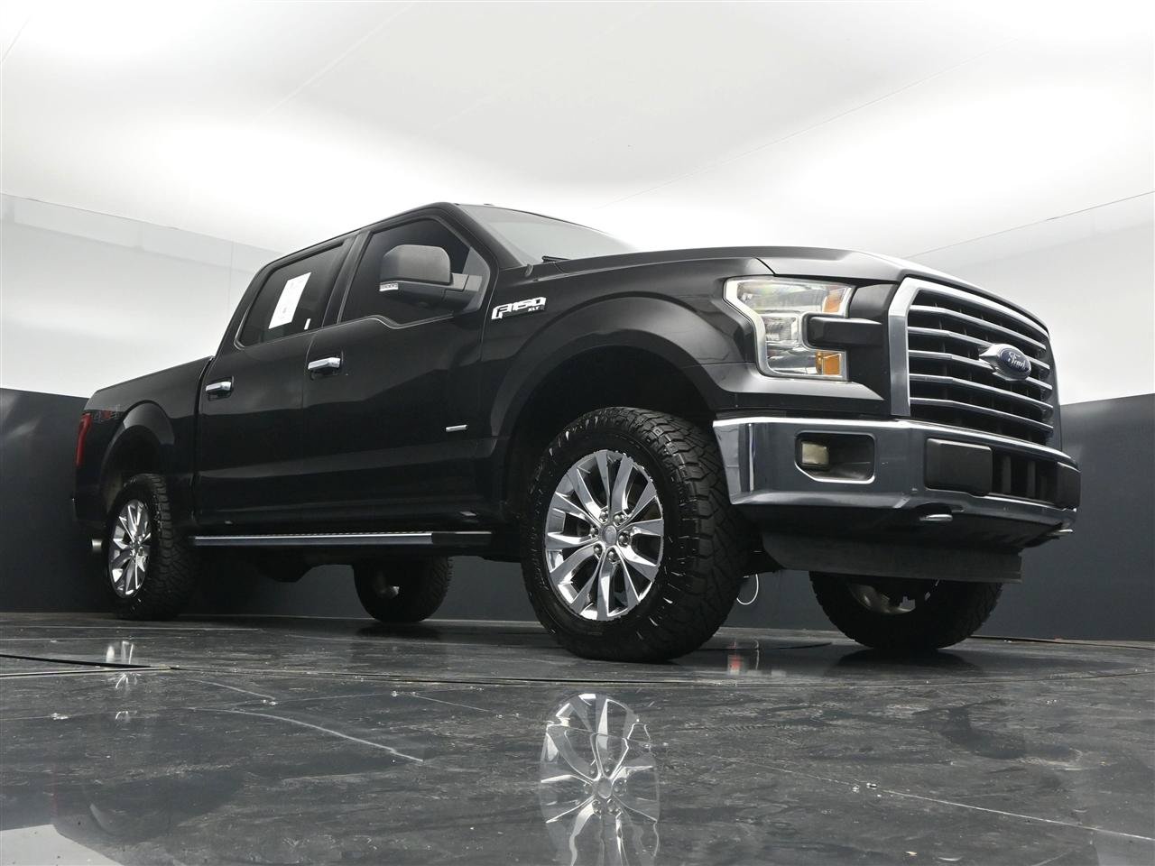 Used 2015 Ford F150 XLT w/ Equipment Group 302A Luxury AWD/4WD image 29