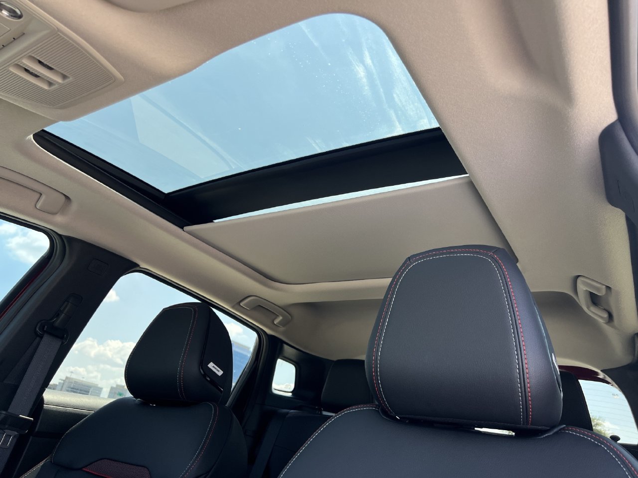 New 2027 Nissan Kicks SR FWD image 12