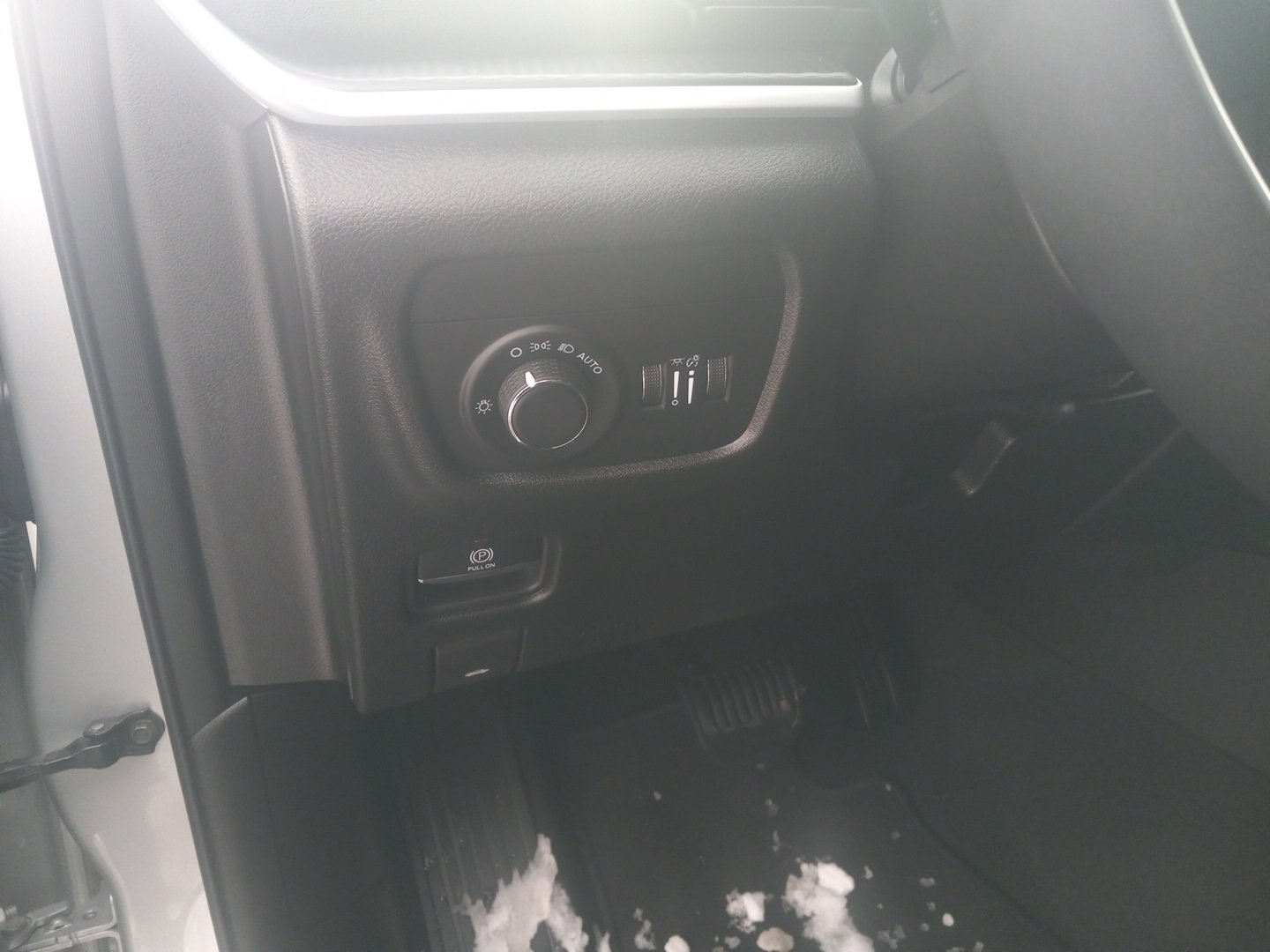 Used 2024 Jeep Grand Cherokee L Laredo w/ Luxury Tech Group I image 22