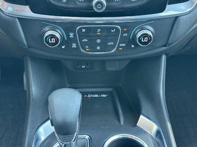 Used 2022 Chevrolet Traverse LT FWD image 16