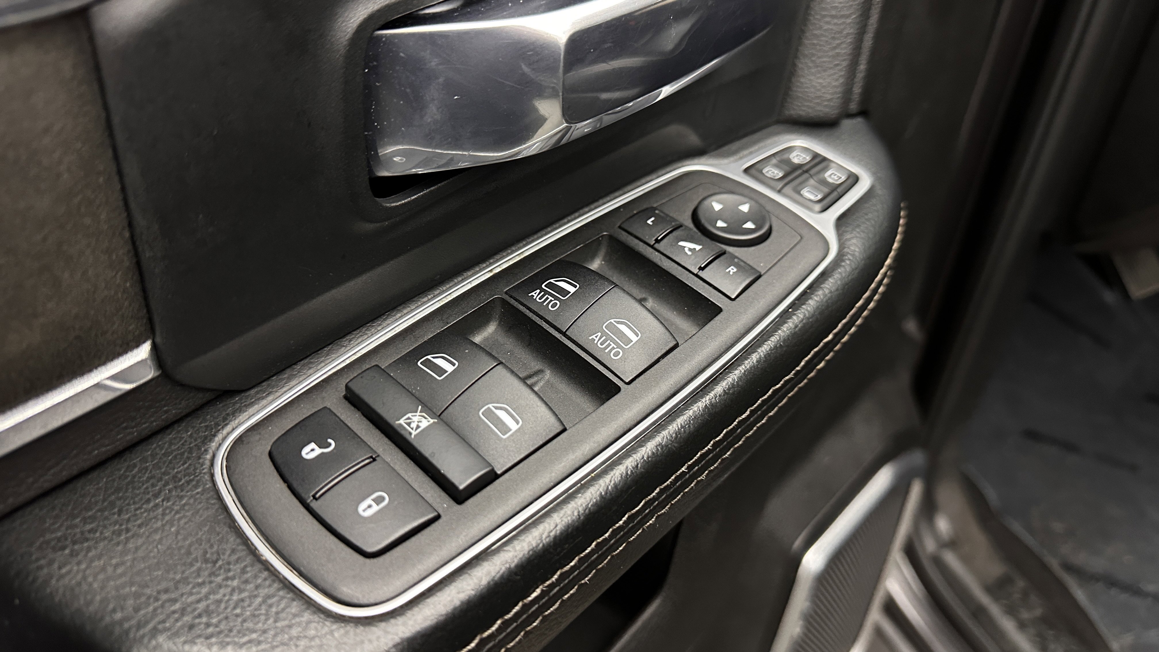 Used 2024 RAM 3500 Laramie w/ Towing Technology Group image 12