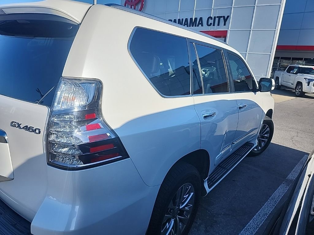 Used 2017 Lexus GX 460 Luxury w/ Preferred Accessory Package AWD/4WD image 16