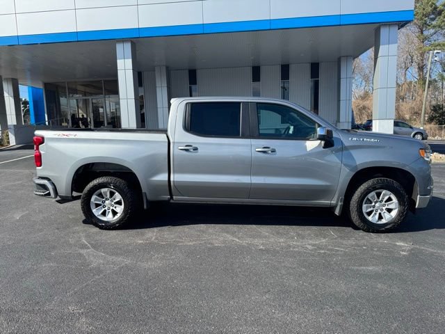 Used 2025 Chevrolet Silverado 1500 LT AWD/4WD image 16