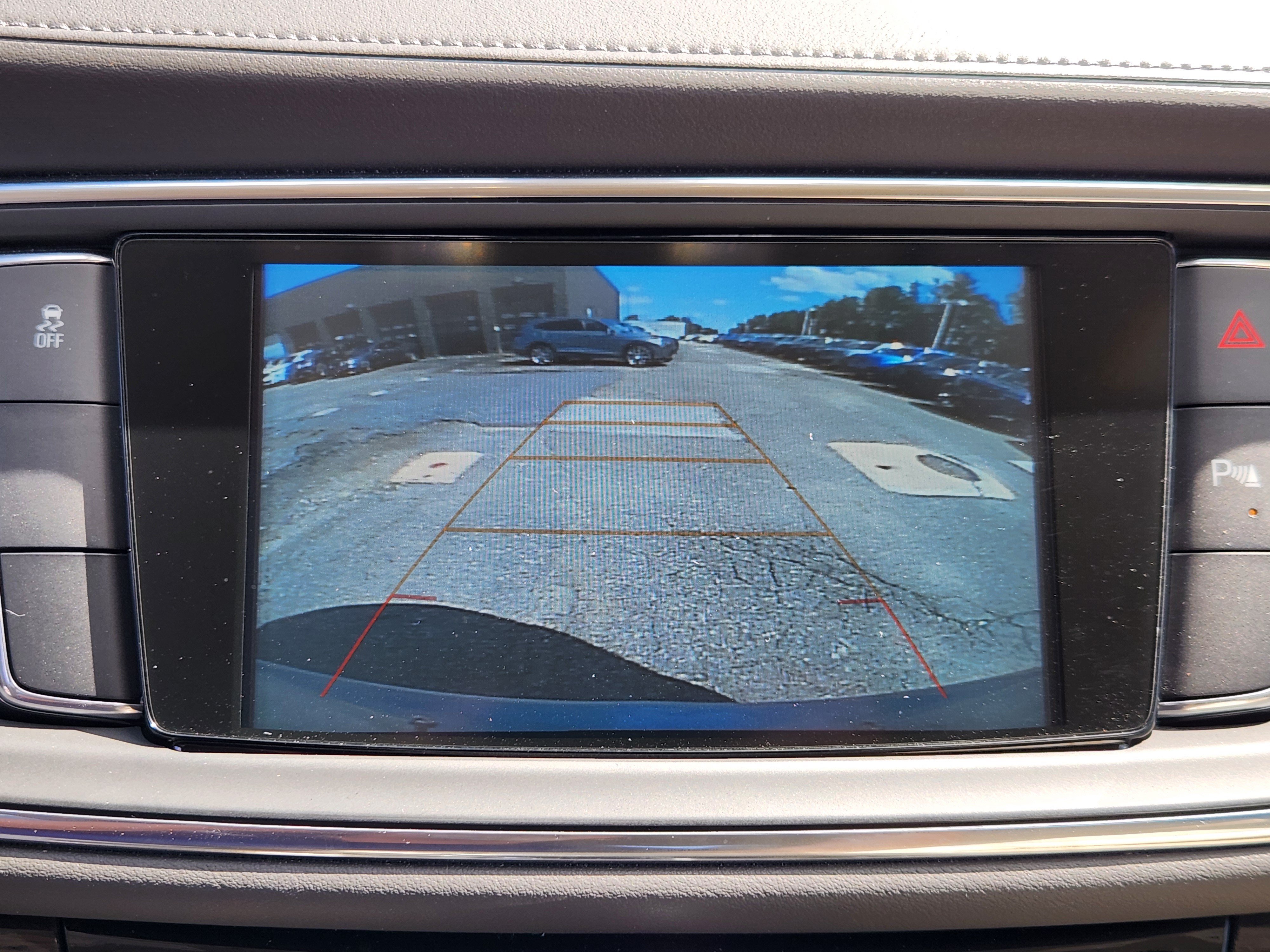 Used 2018 Buick Enclave Essence FWD image 14