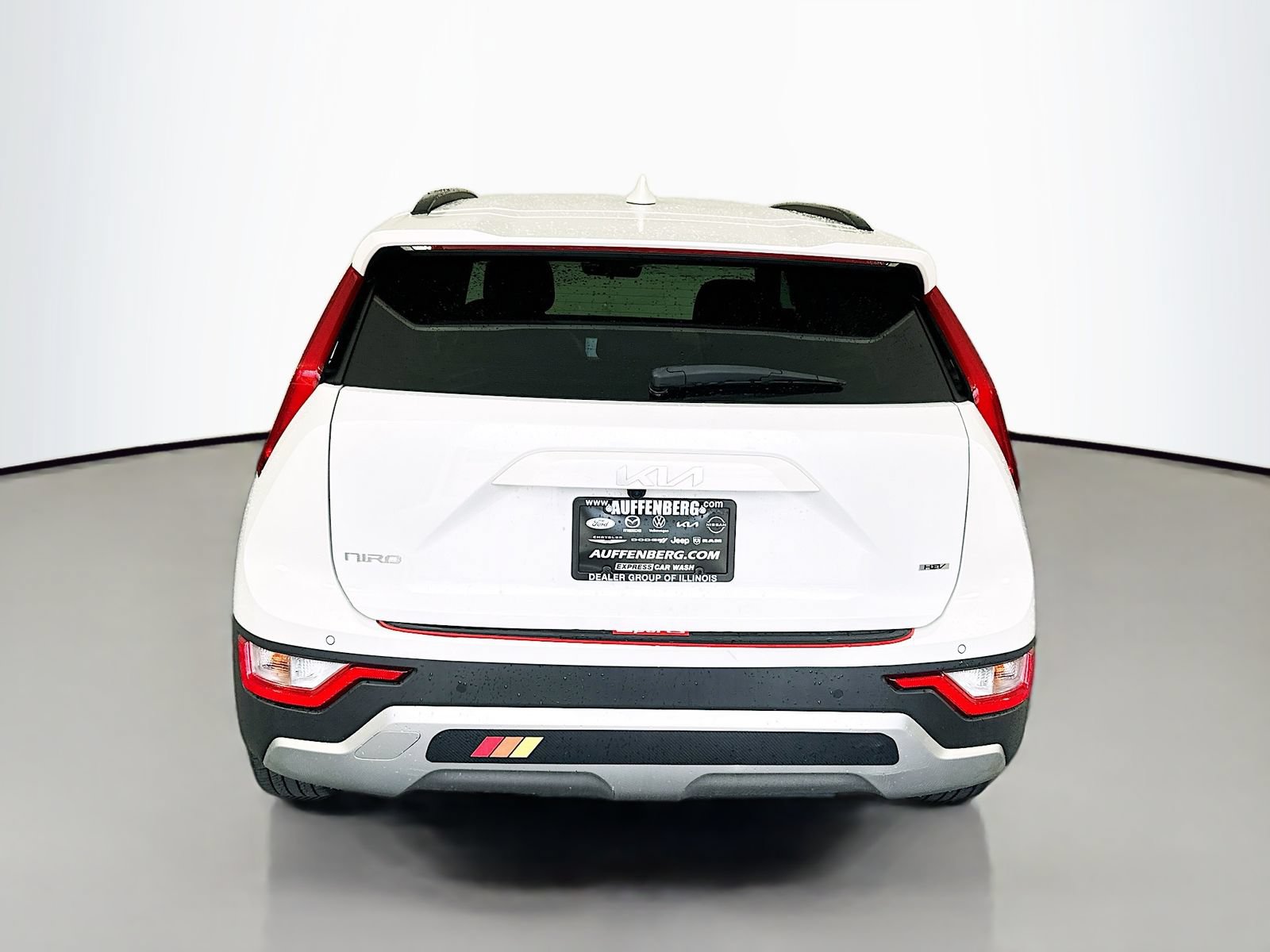Used 2023 Kia Niro EX FWD image 6