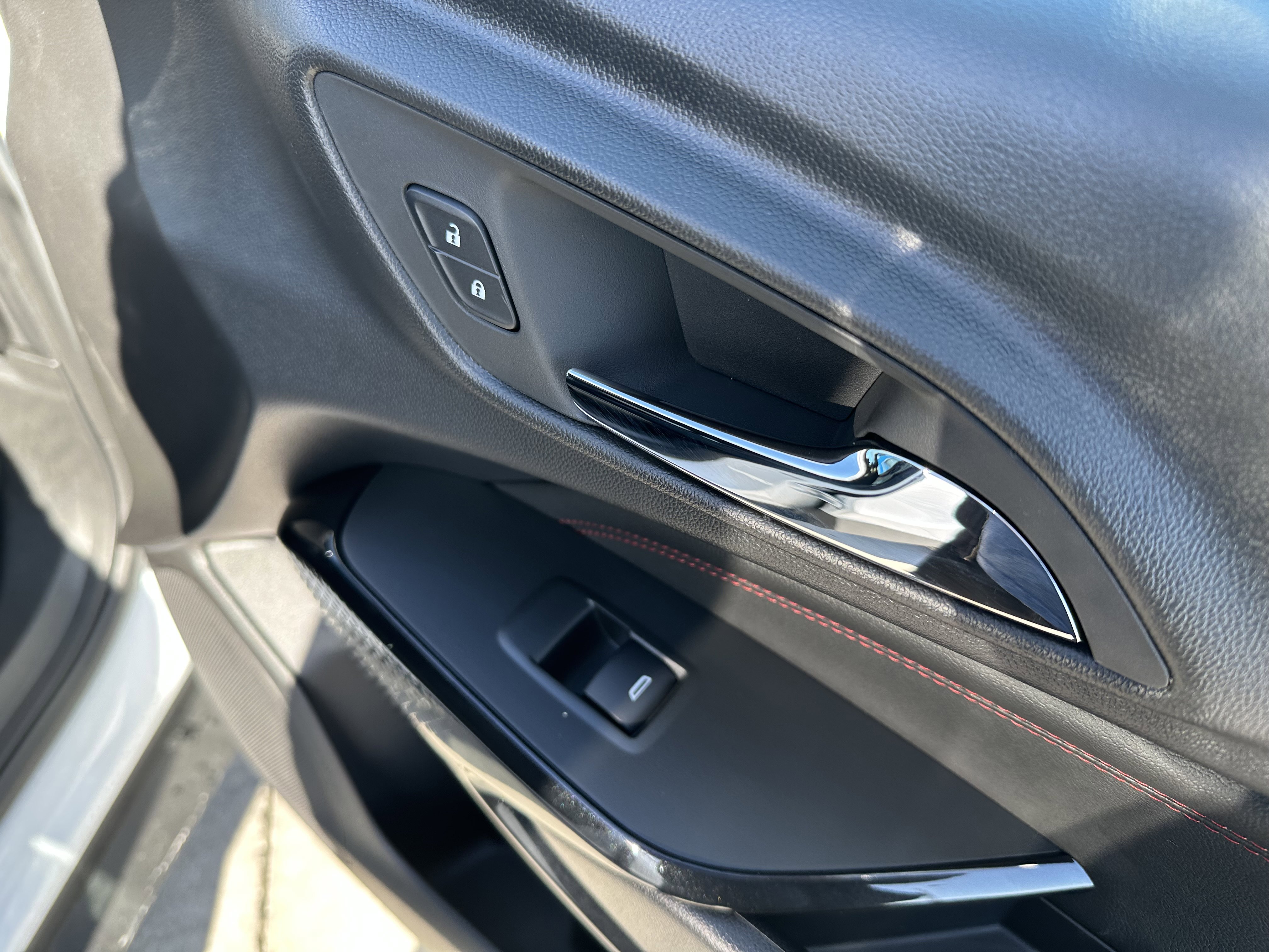 New 2026 Chevrolet Trax RS w/ Driver Confidence Package image 44